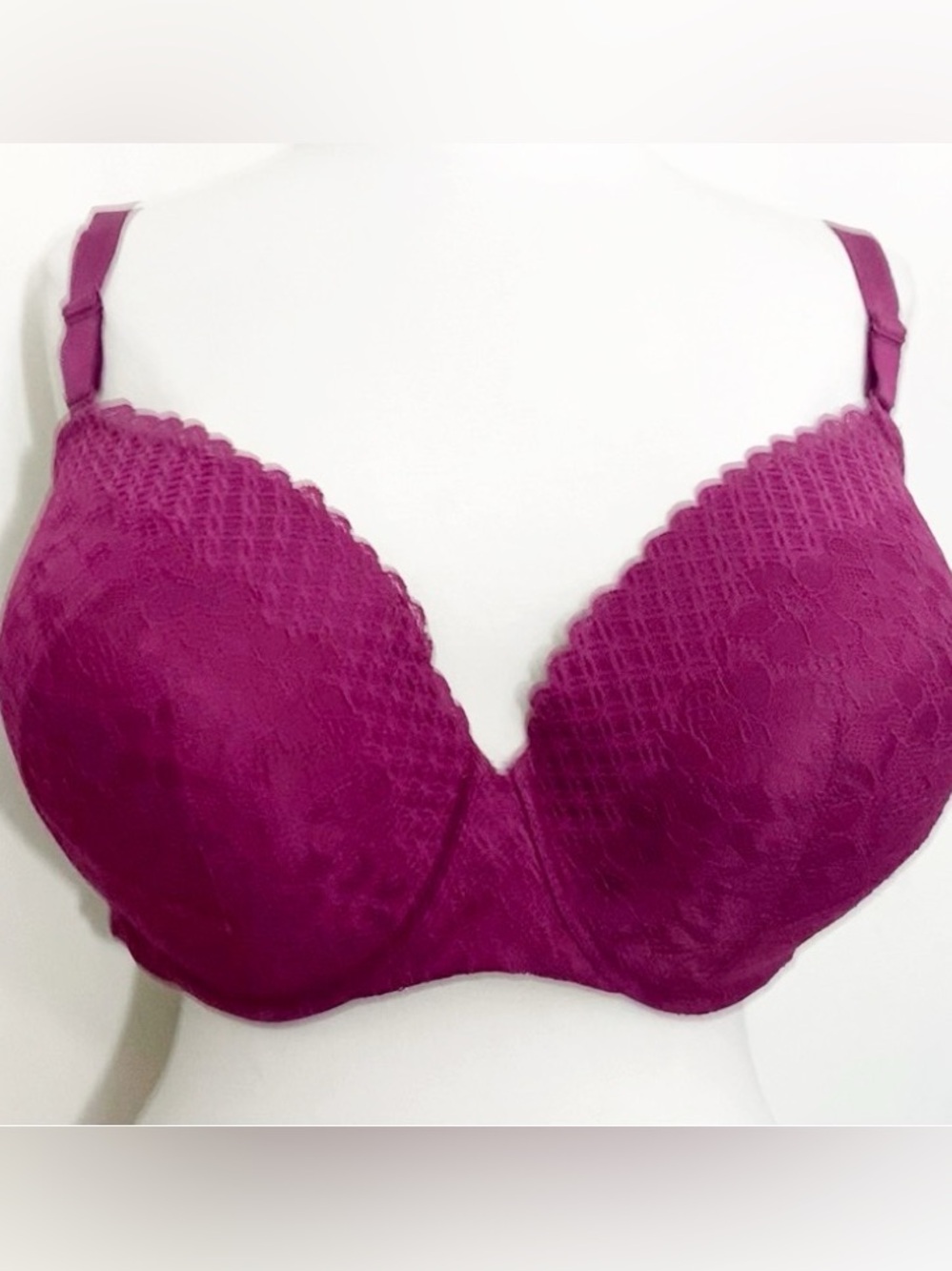Torrid Plunge Underwire Lace T-Shirt Bra in Fuchsia. Back Smoothing,Push Up 46DD